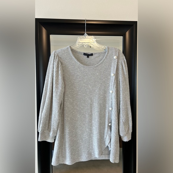 2 Grey Adrienne Vittadini tops both sz L - Picture 6 of 9